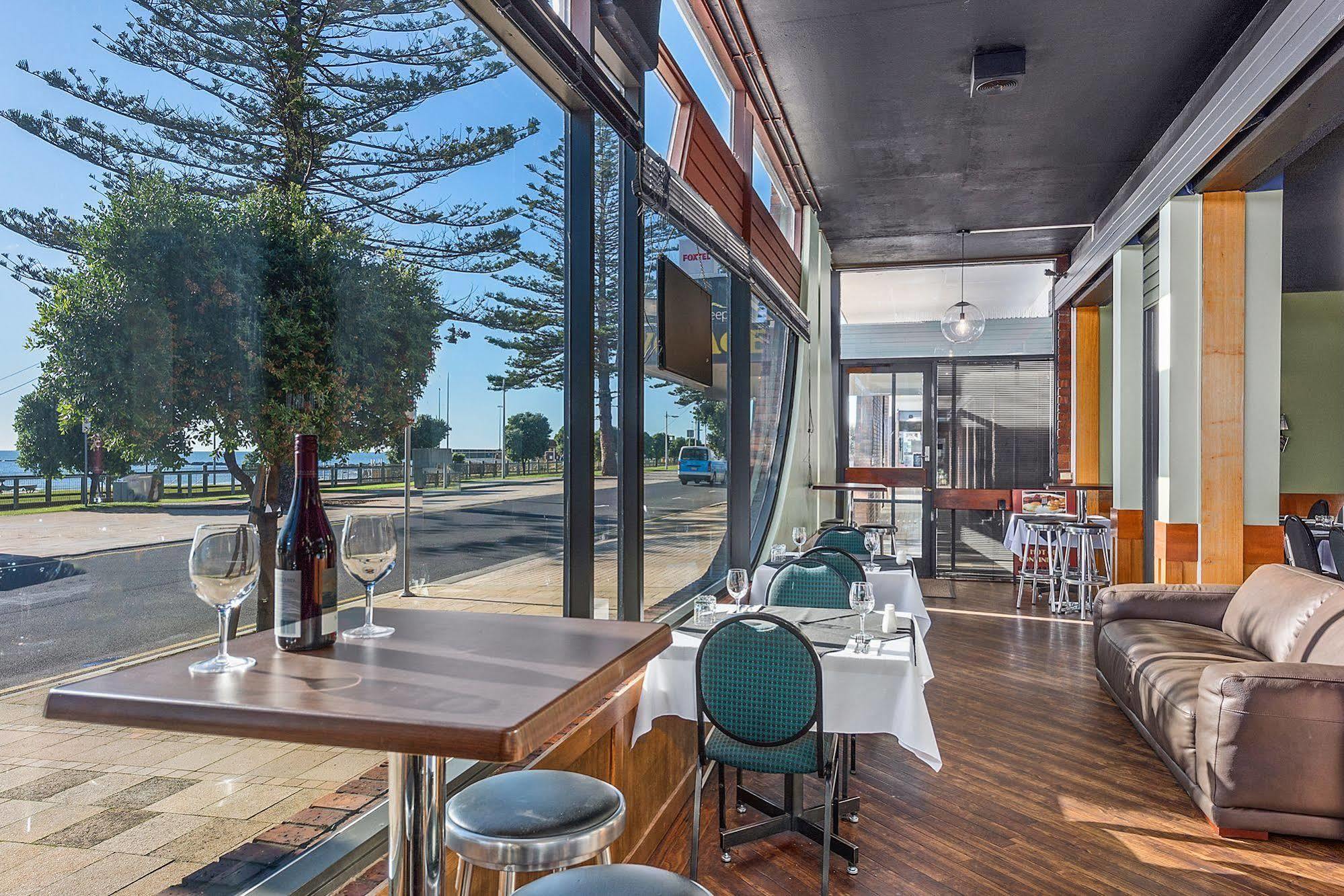 بورني Beachfront Voyager Motor Inn المظهر الخارجي الصورة